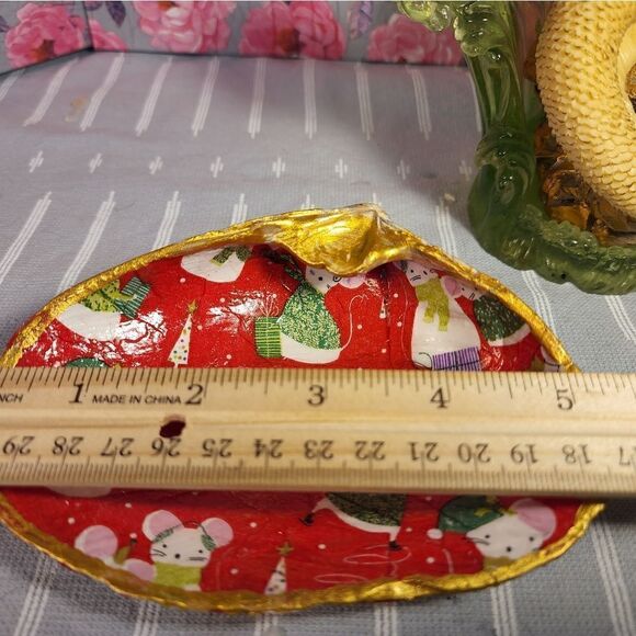 DECOUPAGE CLAM SHELL DECOUPAGE CHRISTMAS MICE ON A CLAM SHELL TRINKET DISH - Picture 8 of 11